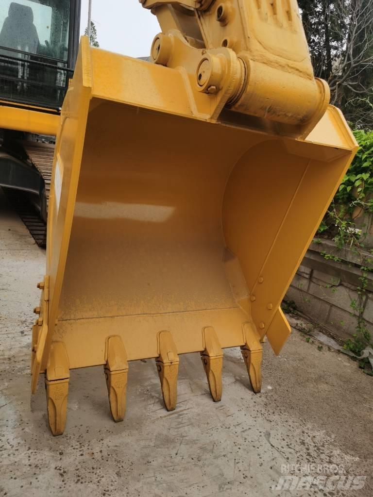 Komatsu PC 220-7 Excavatoare pe șenile
