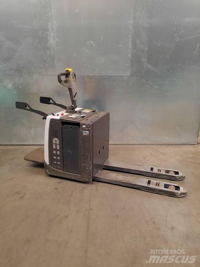 UniCarriers PMR200P Transpaleta cu platforma
