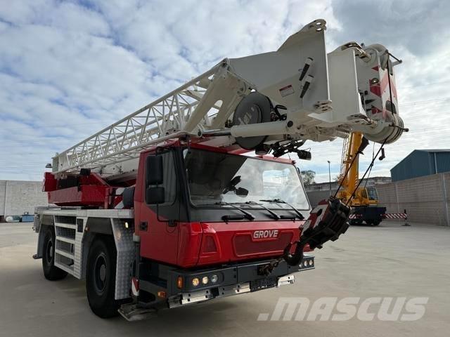 Grove GMK 2035 E Macara pentru orice teren