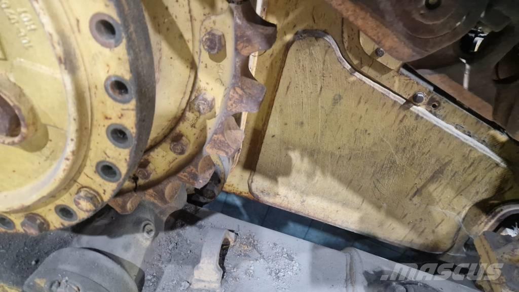 CAT D5 FOR PARTS Buldozere pe senile