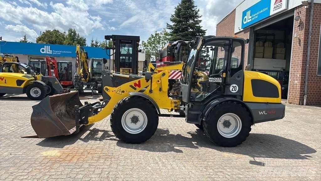 Wacker Neuson WL44 Incarcator pe pneuri