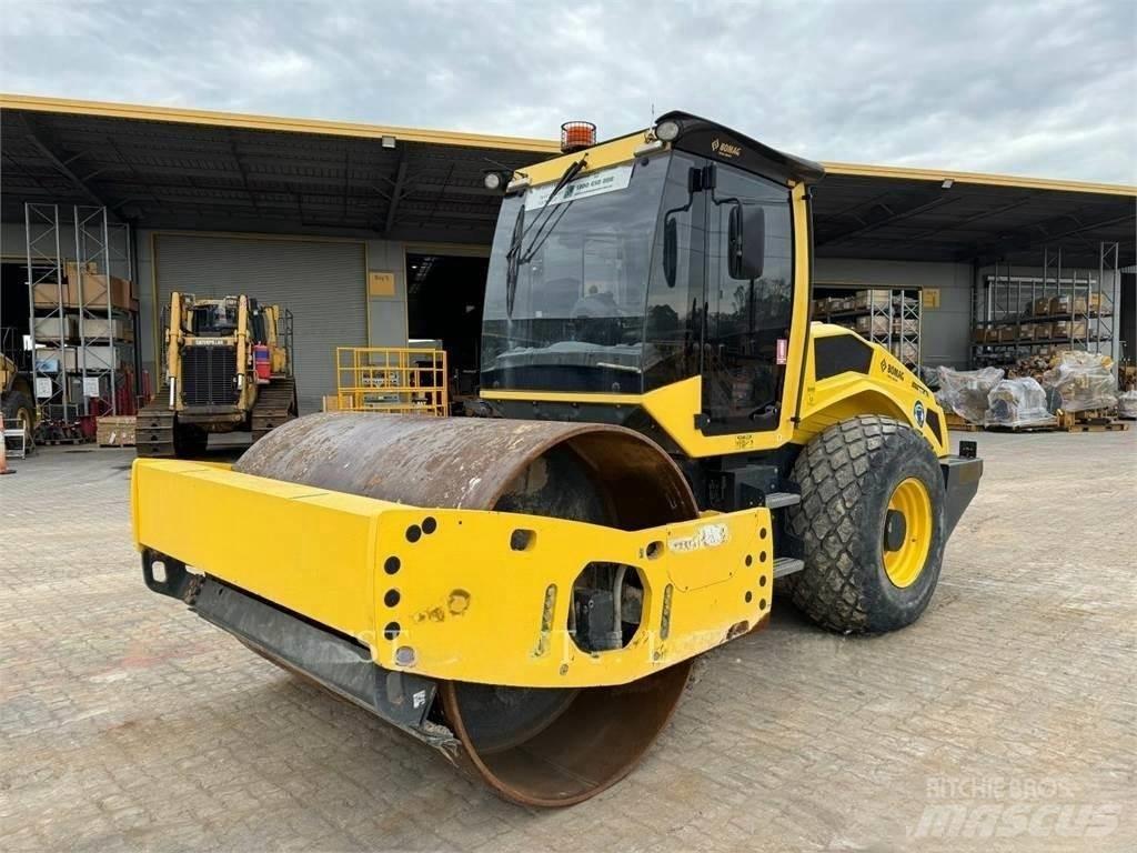 BM 213d Compactoare monocilindrice