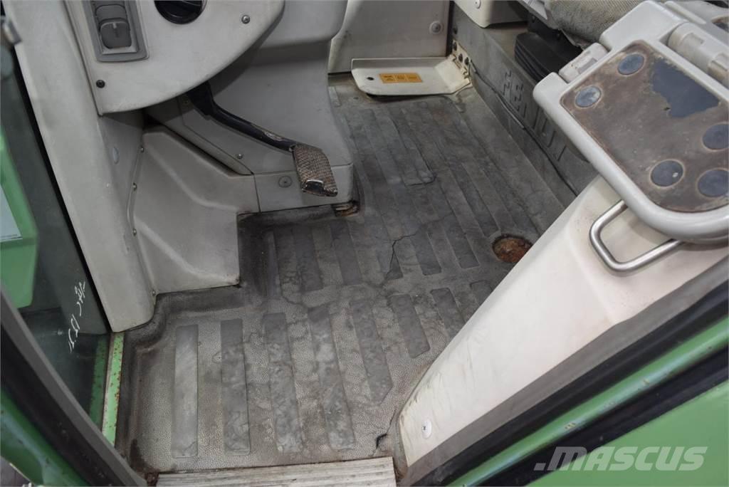 Fendt 712 Vario Tractoare