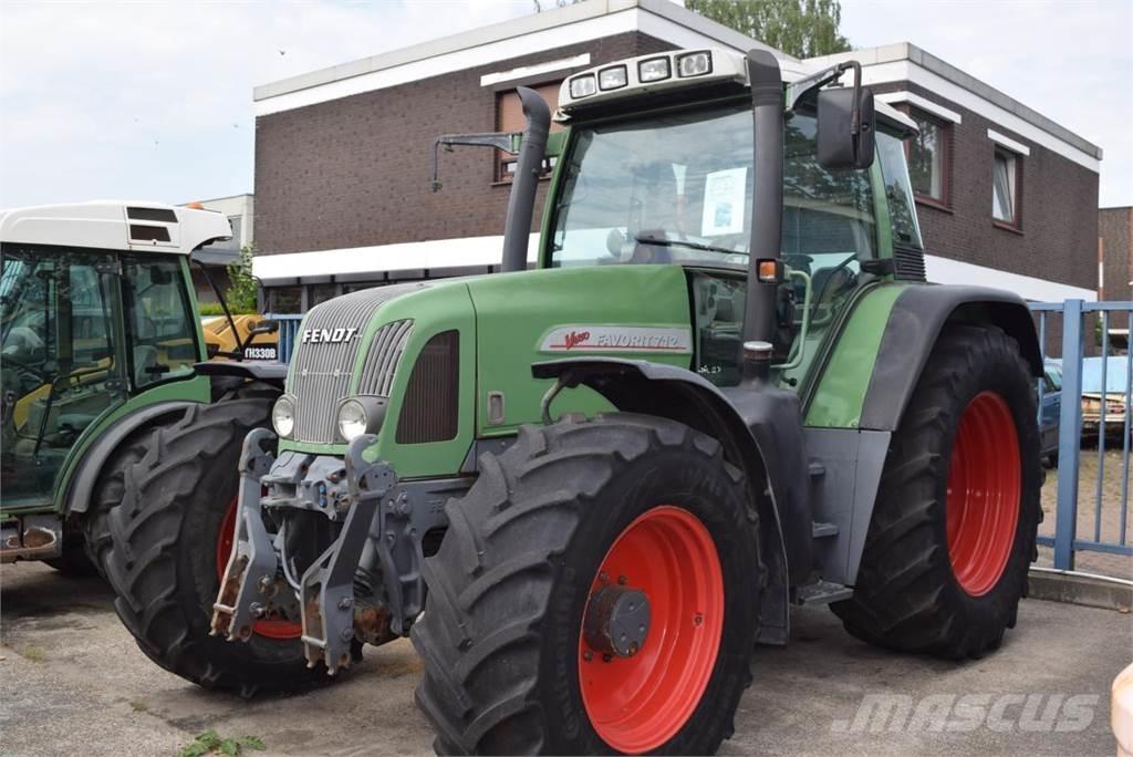 Fendt 712 Vario Tractoare
