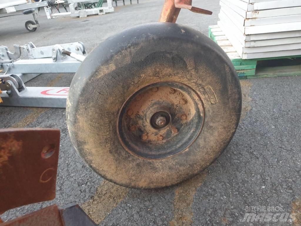 Kuhn 375E Pluguri conventionale
