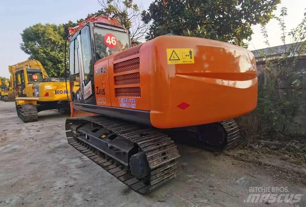 Hitachi ZX 200 Excavatoare pe șenile
