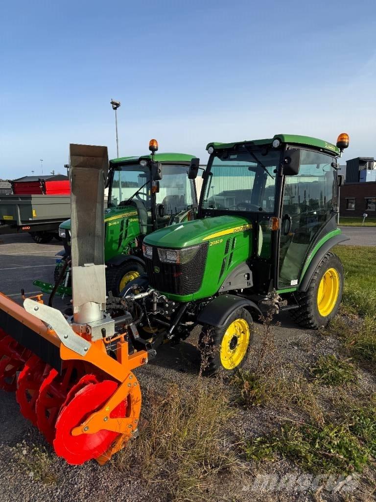 John Deere 2032 R Tractoare compacte