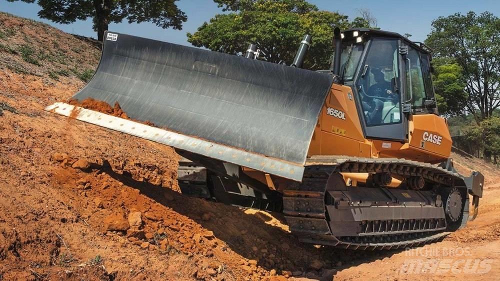 CASE 1650 L Buldozere pe senile