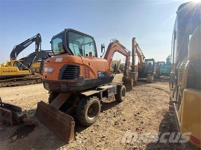 Doosan DX60W Excavatoare pe șenile
