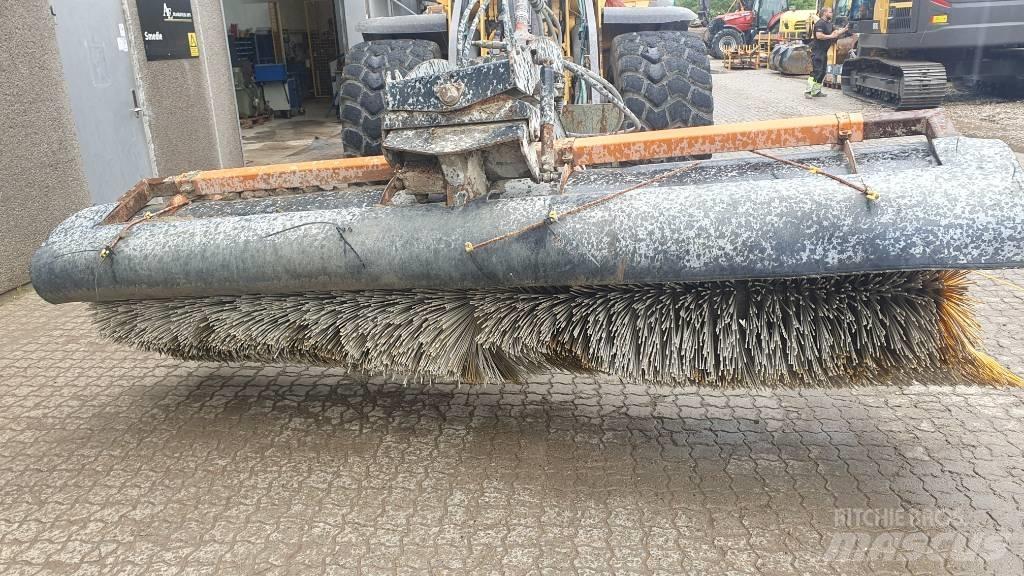  kost 335cm Alte masini pentru drum si zapada