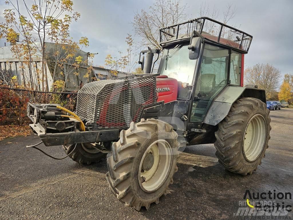 Valtra A 93H Tractoare