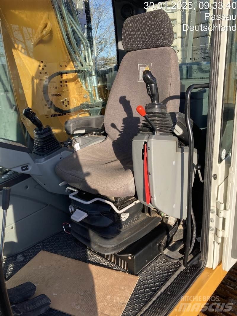 Liebherr R922 Excavatoare pe șenile
