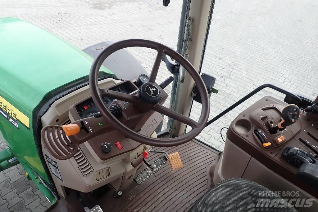 John Deere 6820 Tractoare
