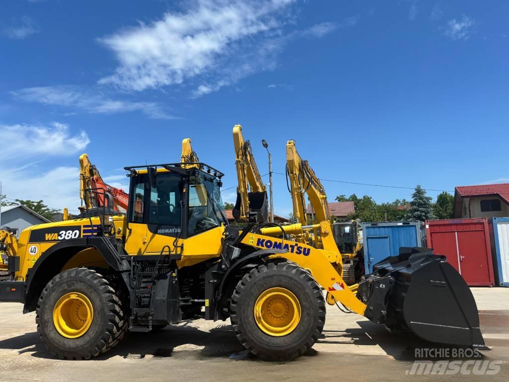 Komatsu WA380-8E0 Incarcator pe pneuri