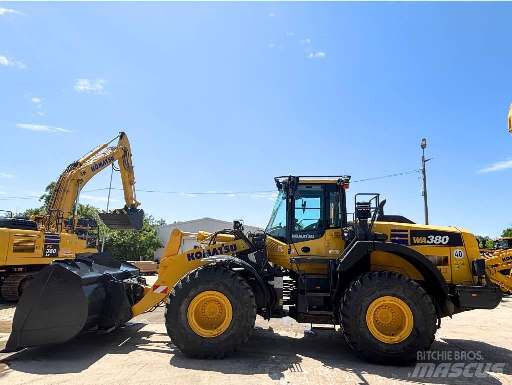 Komatsu WA380-8E0 Incarcator pe pneuri