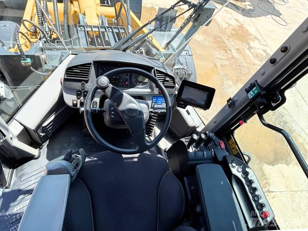 Komatsu WA380-8E0 Incarcator pe pneuri