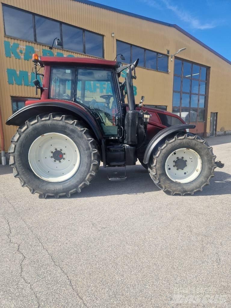Valtra N143 Tractoare