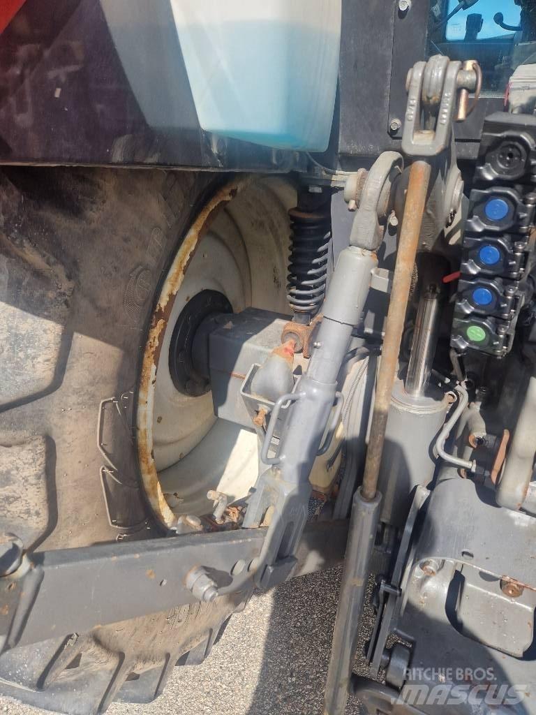 Valtra N143 Tractoare