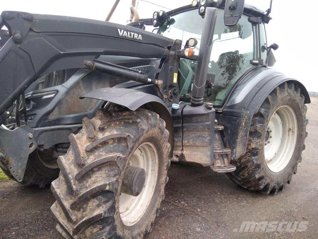 Valtra T 234 V Tractoare