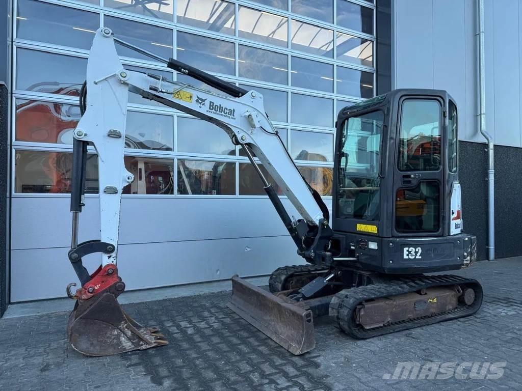 Bobcat E32 Mini excavatoare < 7t