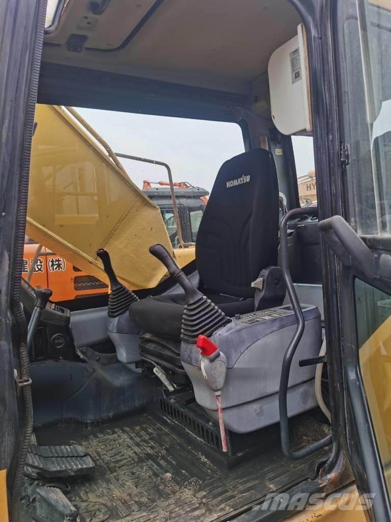 Komatsu PC200-7 Excavatoare pe șenile
