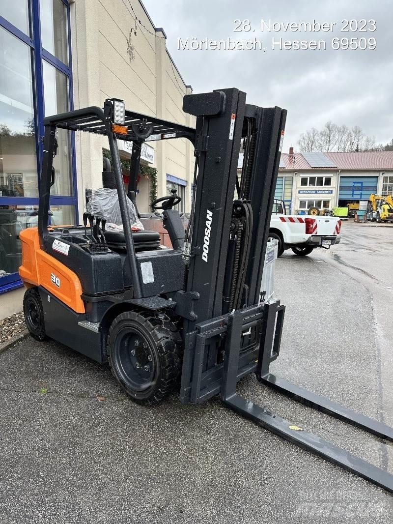 Doosan D30NXS Stivuitor diesel