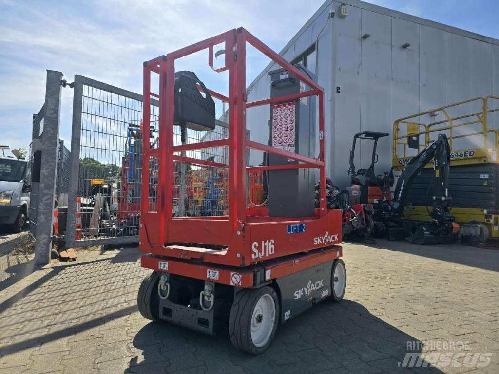 SkyJack SJ 16 Ascensoare verticale catarg