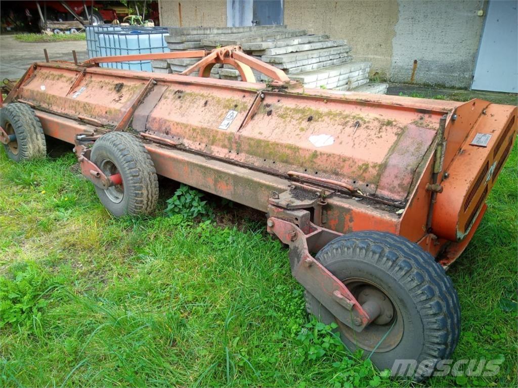 Kuhn NK 4801 Utilaje întreţinere terenuri - Altele
