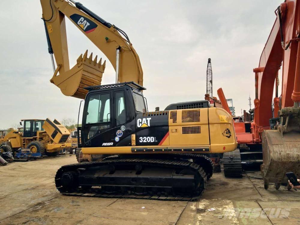 CAT 320D Excavatoare pe șenile
