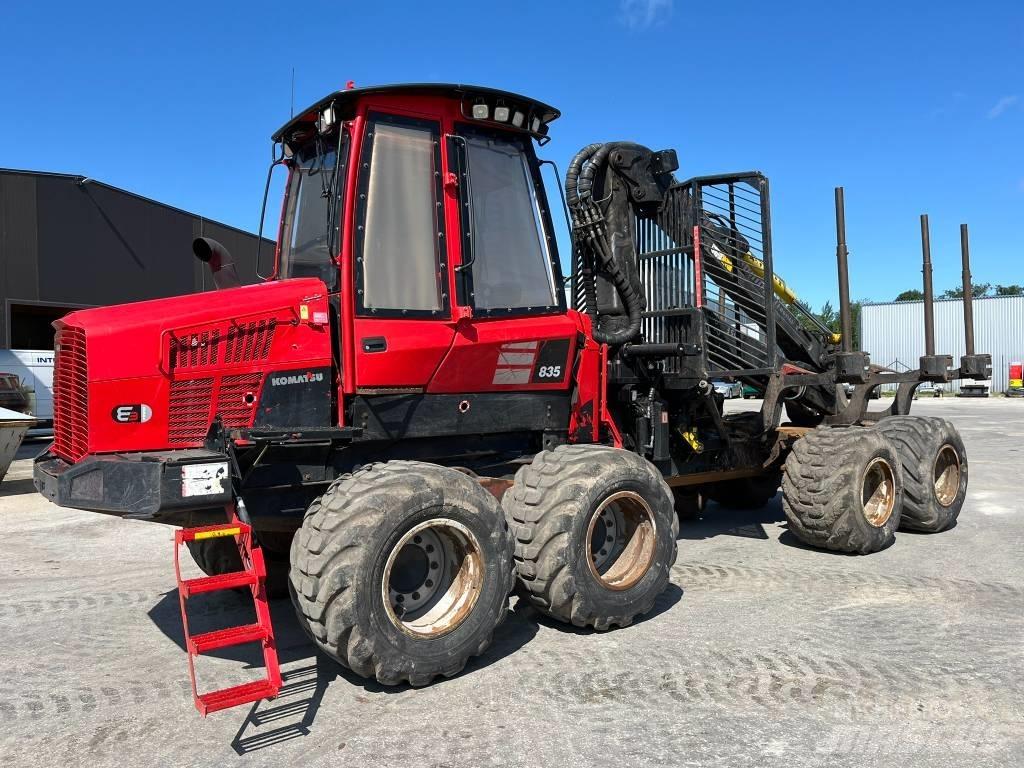 Komatsu 835 Transportoare