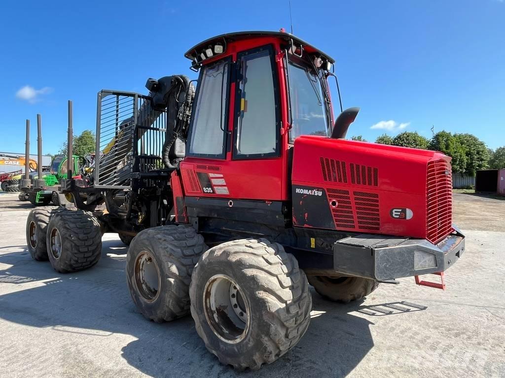Komatsu 835 Transportoare