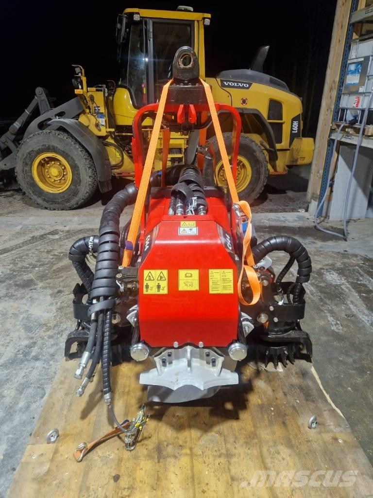 Komatsu C 144 Capete pentru culegatoare