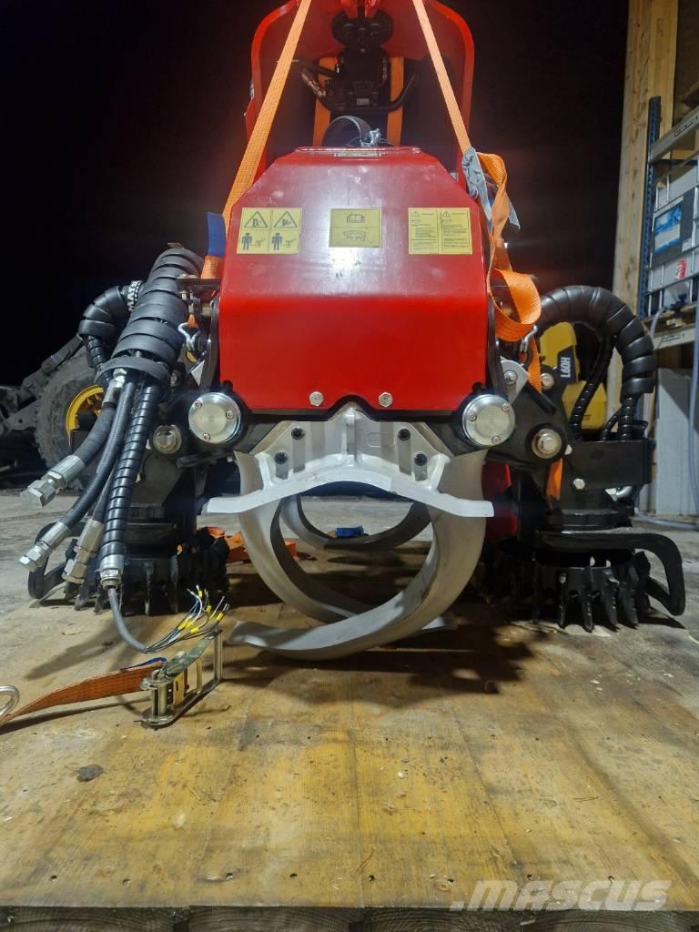 Komatsu C 144 Capete pentru culegatoare