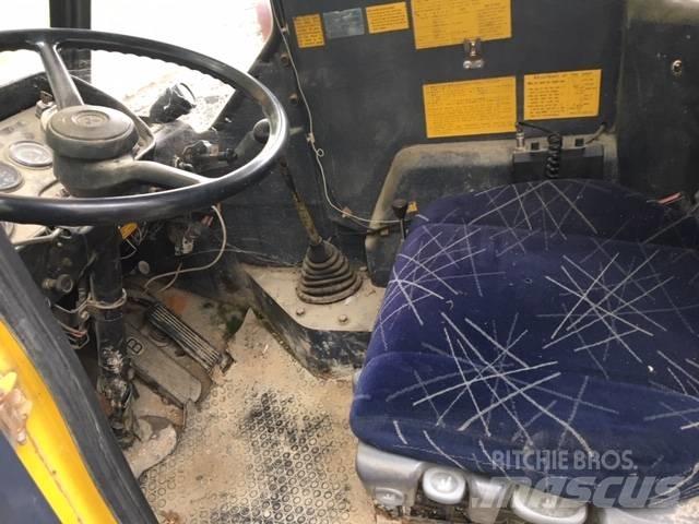 Kato KR 20 Macara teren accidentat
