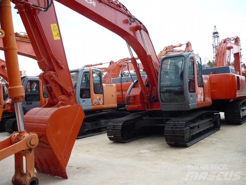 Hitachi ZX 225 US Excavatoare pe șenile
