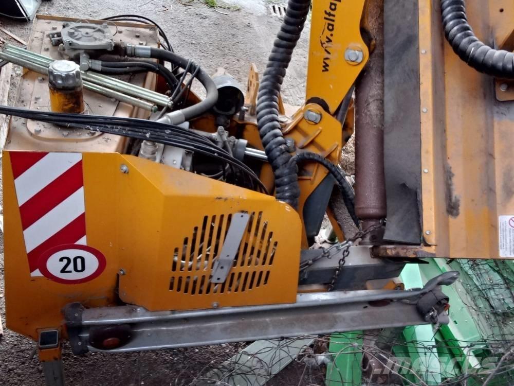 Femac DOC 400A Utilaje întreţinere terenuri - Altele