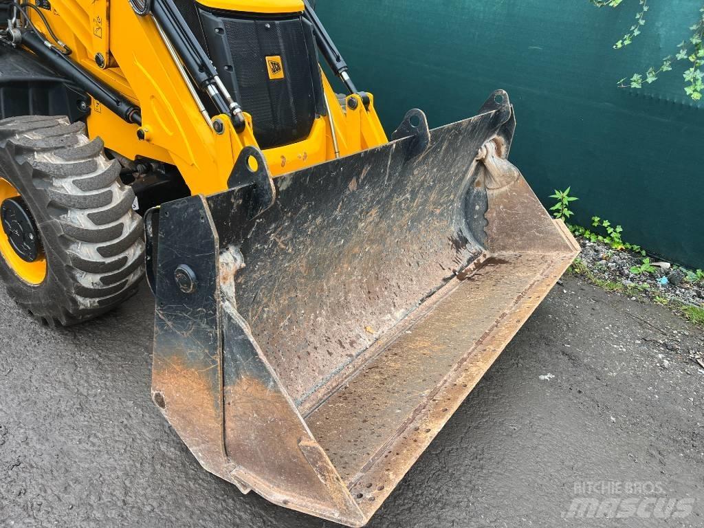 JCB 3 CX Buldoexcavatoare