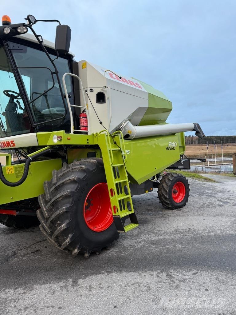 CLAAS Avero 240 Combine de secerat