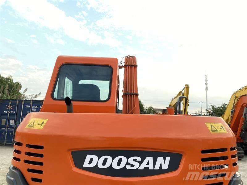 Doosan DH 80 Excavatoare pe șenile

