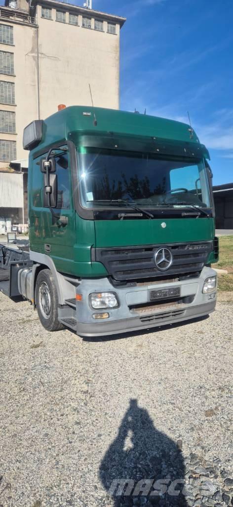 Mercedes-Benz Actros Forest machine transport trucks