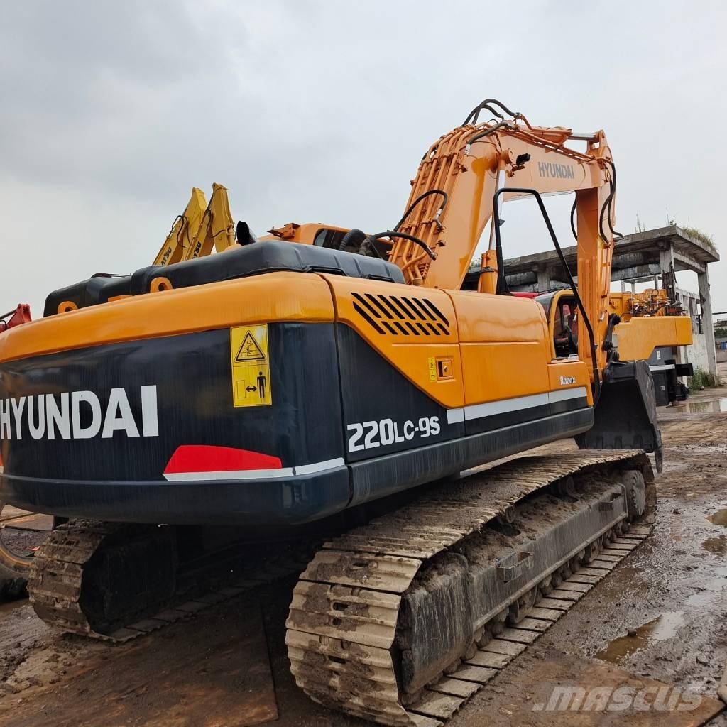 Hyundai 220 LC-9 Excavatoare pe șenile

