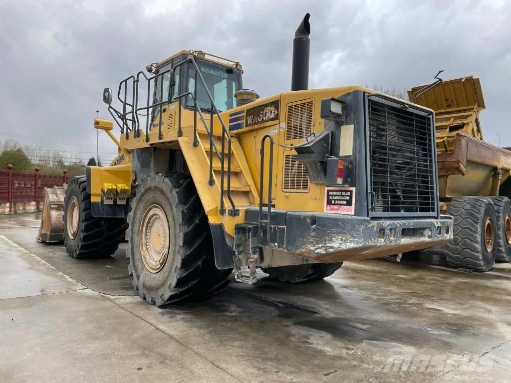 Komatsu WA 600-6 Incarcator pe pneuri