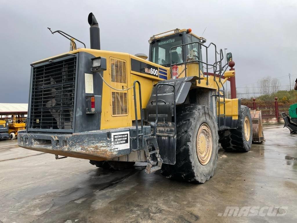 Komatsu WA 600-6 Incarcator pe pneuri