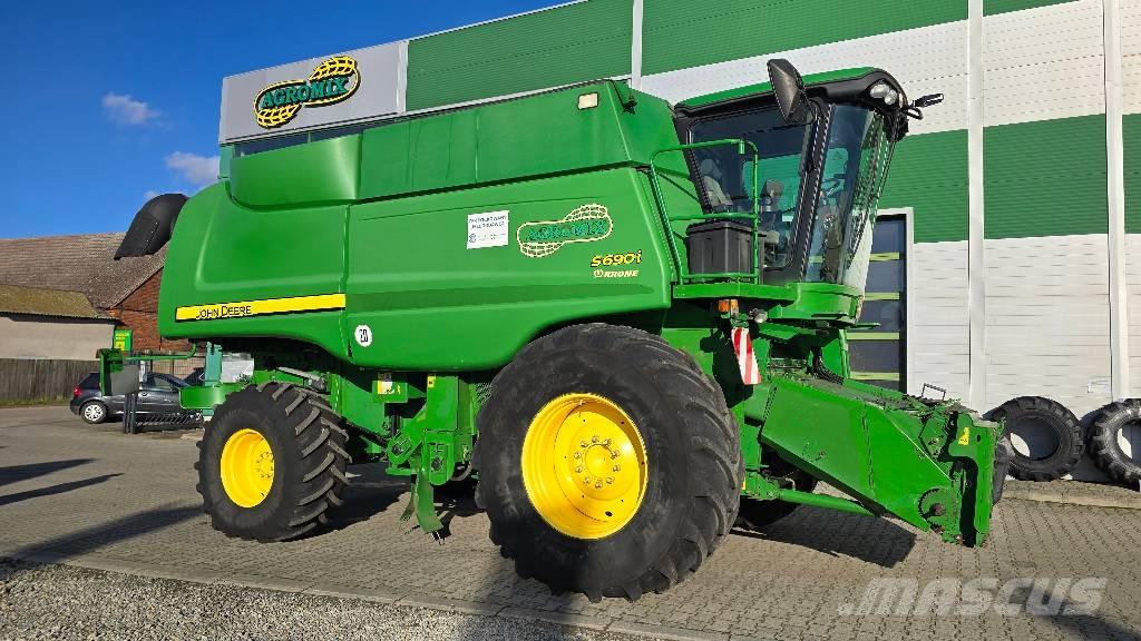 John Deere S 690 i Combine de secerat