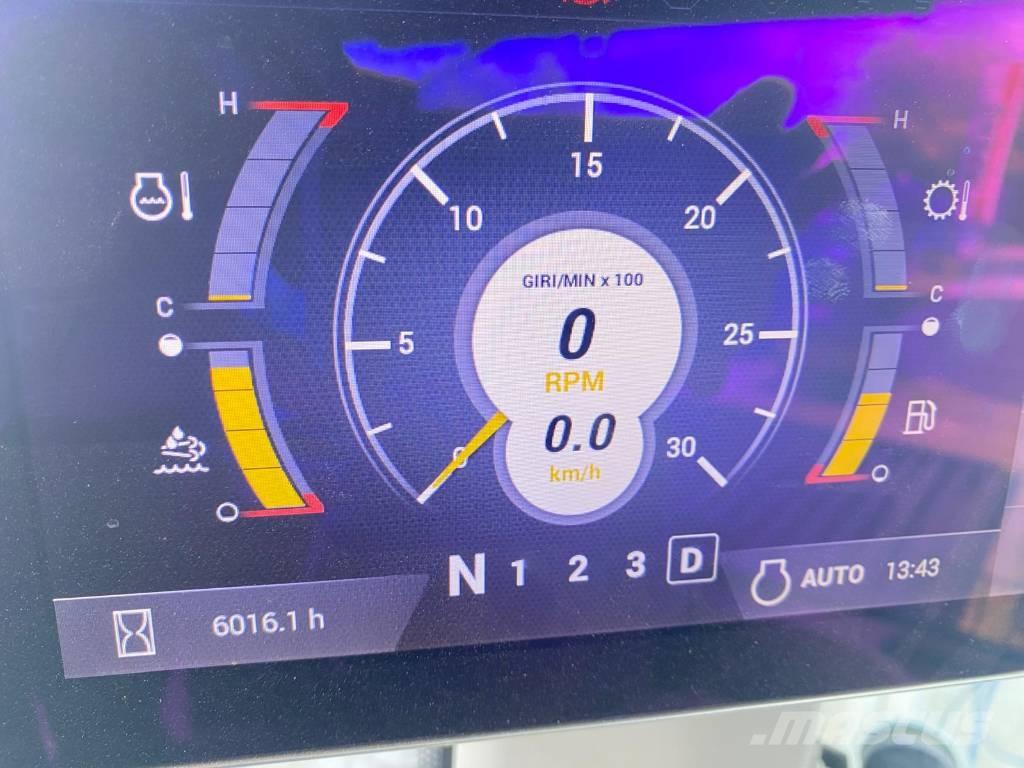 CASE 821G Incarcator pe pneuri