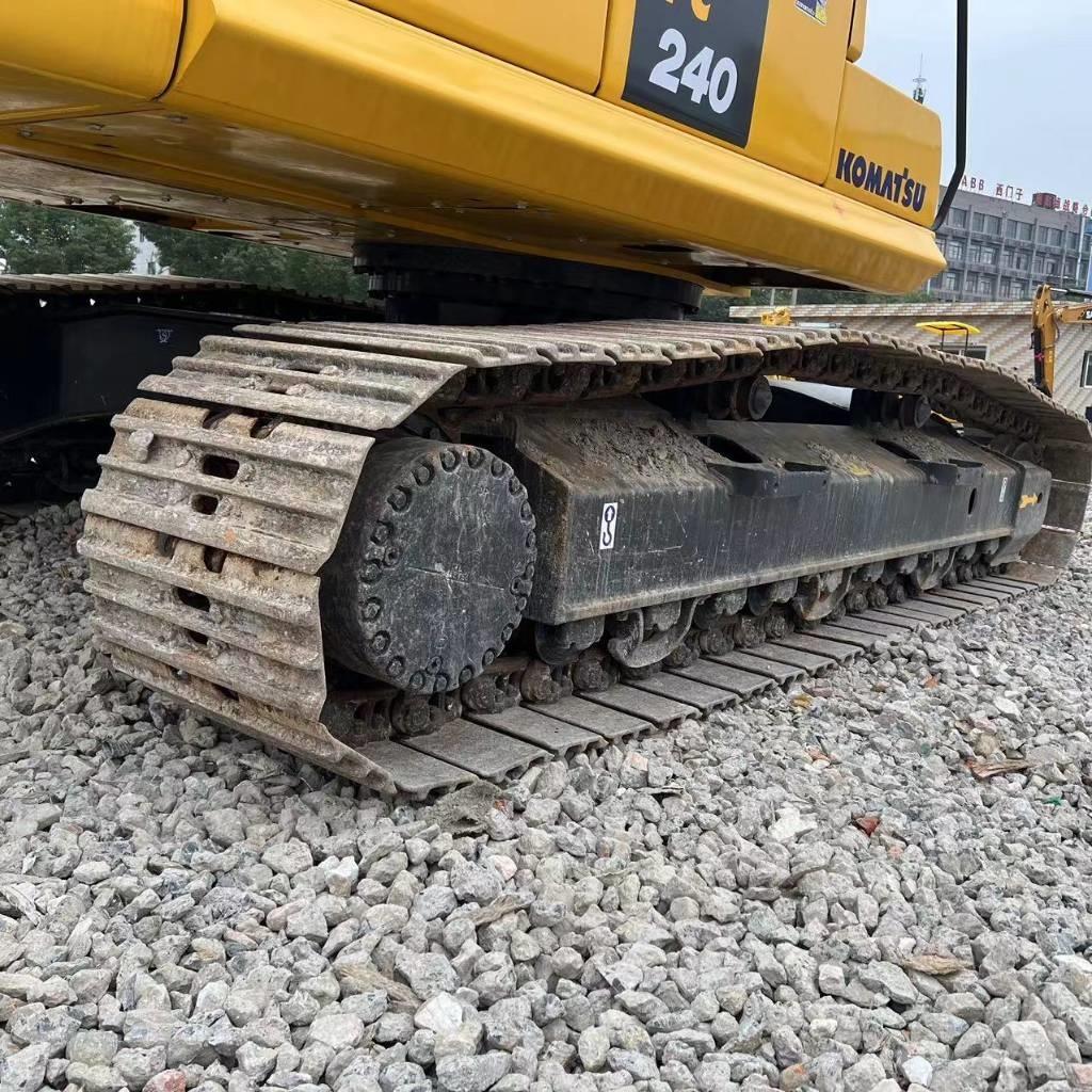 Komatsu PC 240 Excavatoare pe șenile
