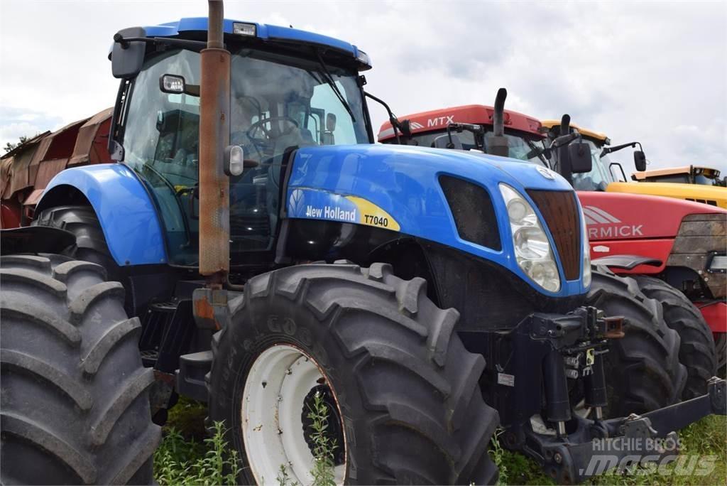 New Holland T 7040 Tractoare