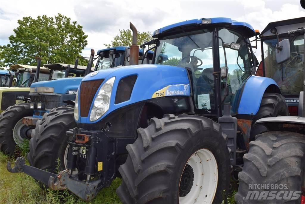 New Holland T 7040 Tractoare