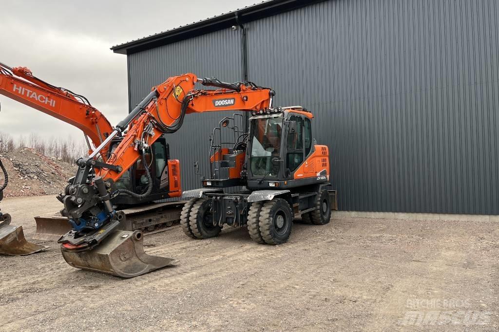 Doosan DX 165 W-5 Excavatoare cu roti