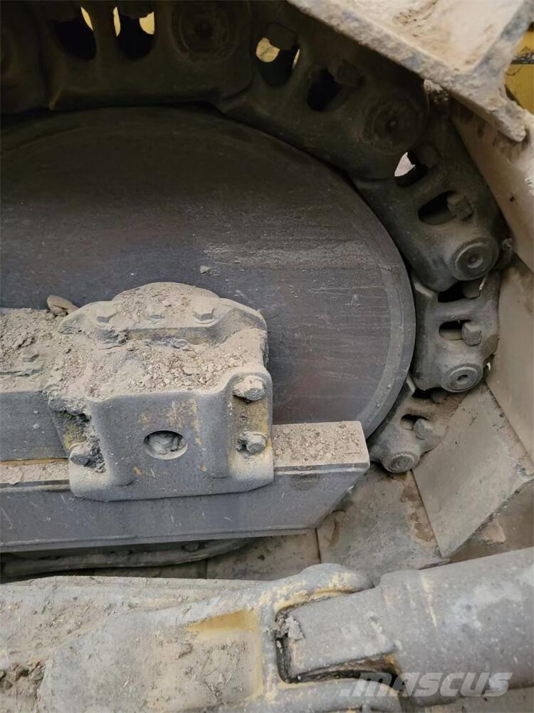CAT D7G2 Buldozere pe senile